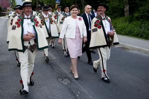 Premier Beata Szydło na uroczystościach z okazji jubileuszu 100. rocznicy objawień w Fatimie